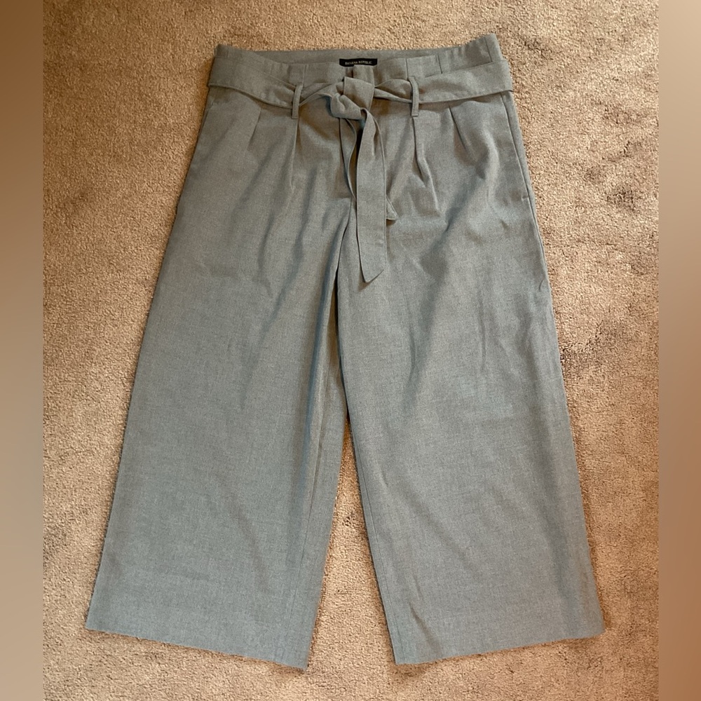 Banana Republic Light Gray Trousers with Tie Belt
